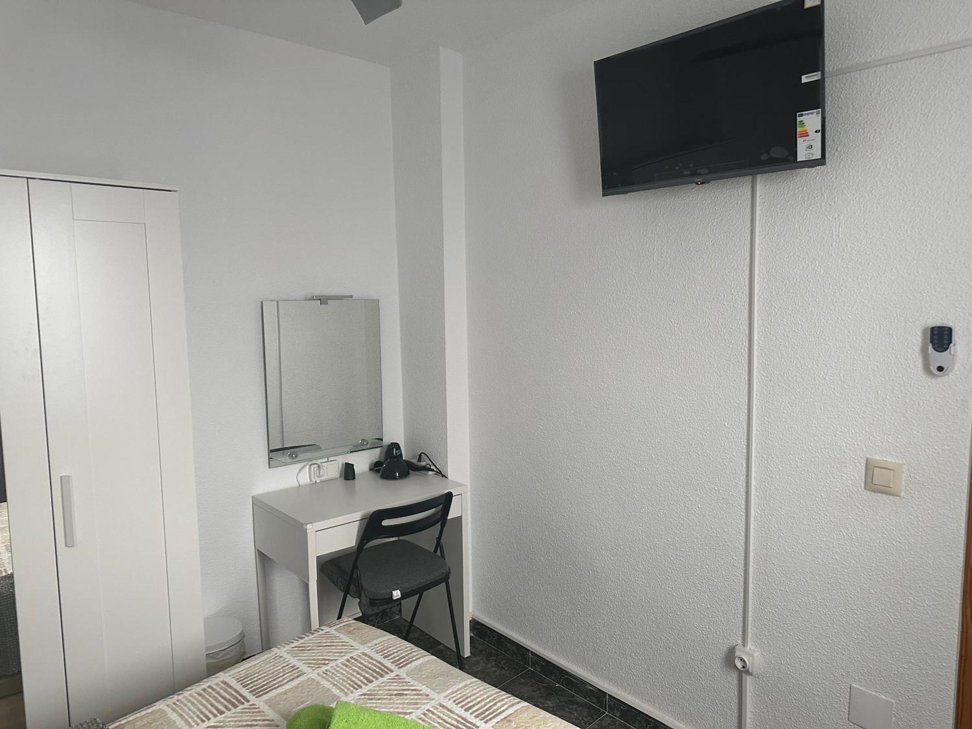 Almeria Centro Habitacion Privada En Apartamento Compartido Exterior foto