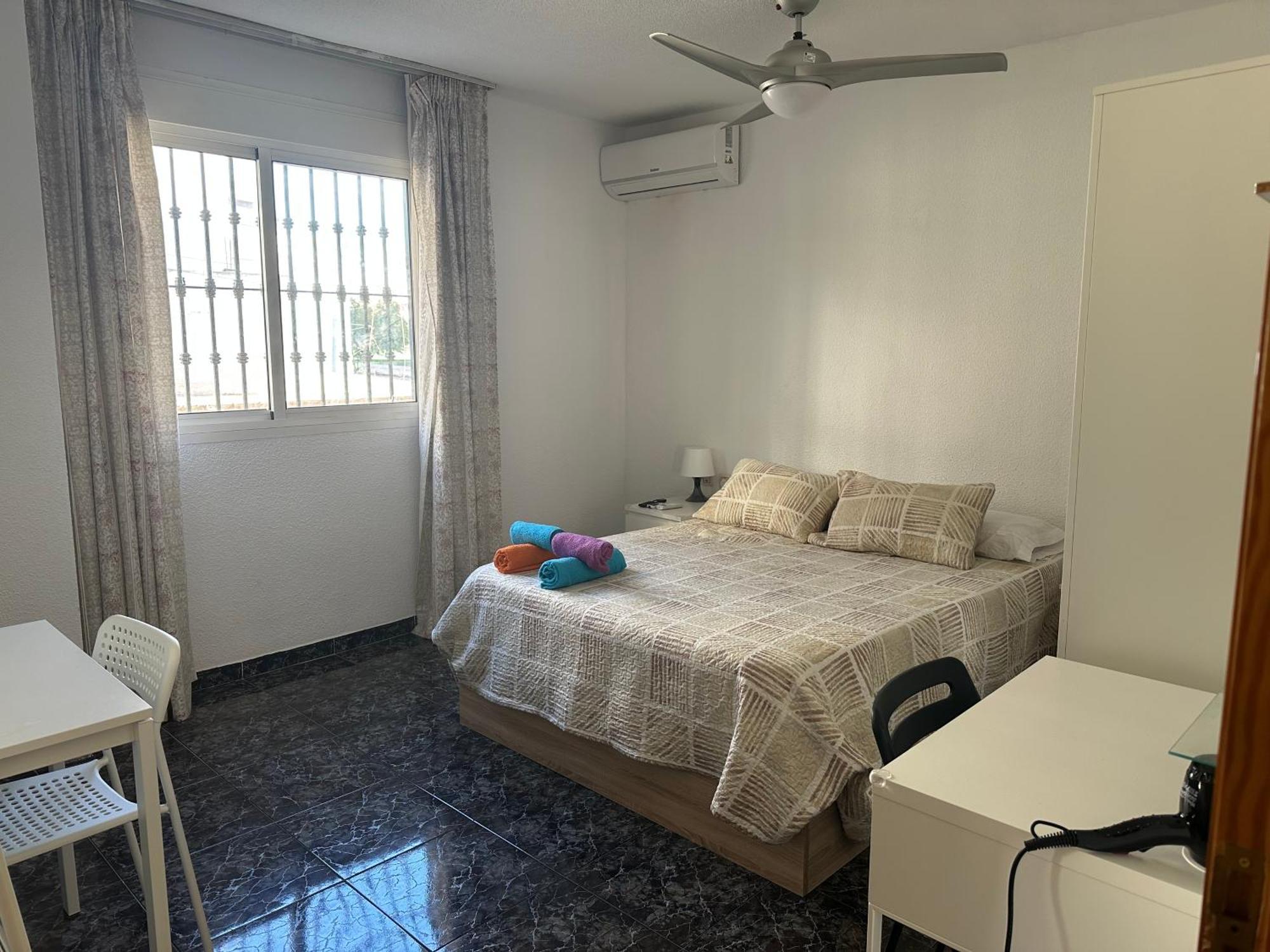 Almeria Centro Habitacion Privada En Apartamento Compartido Exterior foto